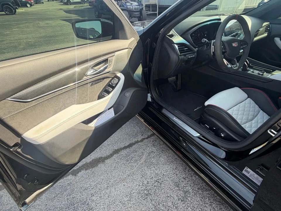 2022 Cadillac CTS - Image 7 of 15