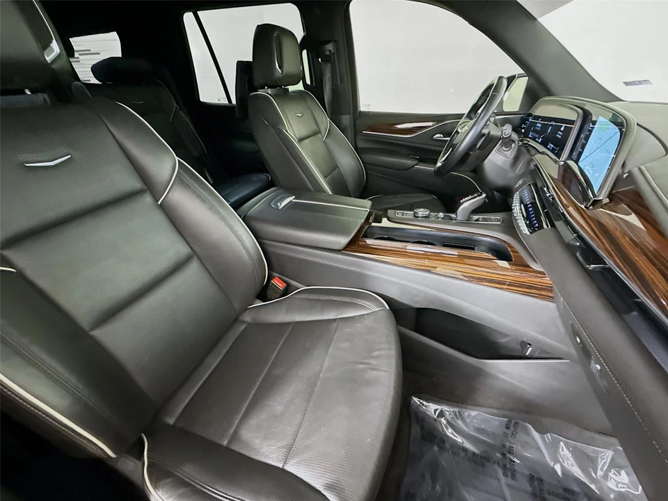 2022 Cadillac Escalade 5th Gen - Image 24 of 31