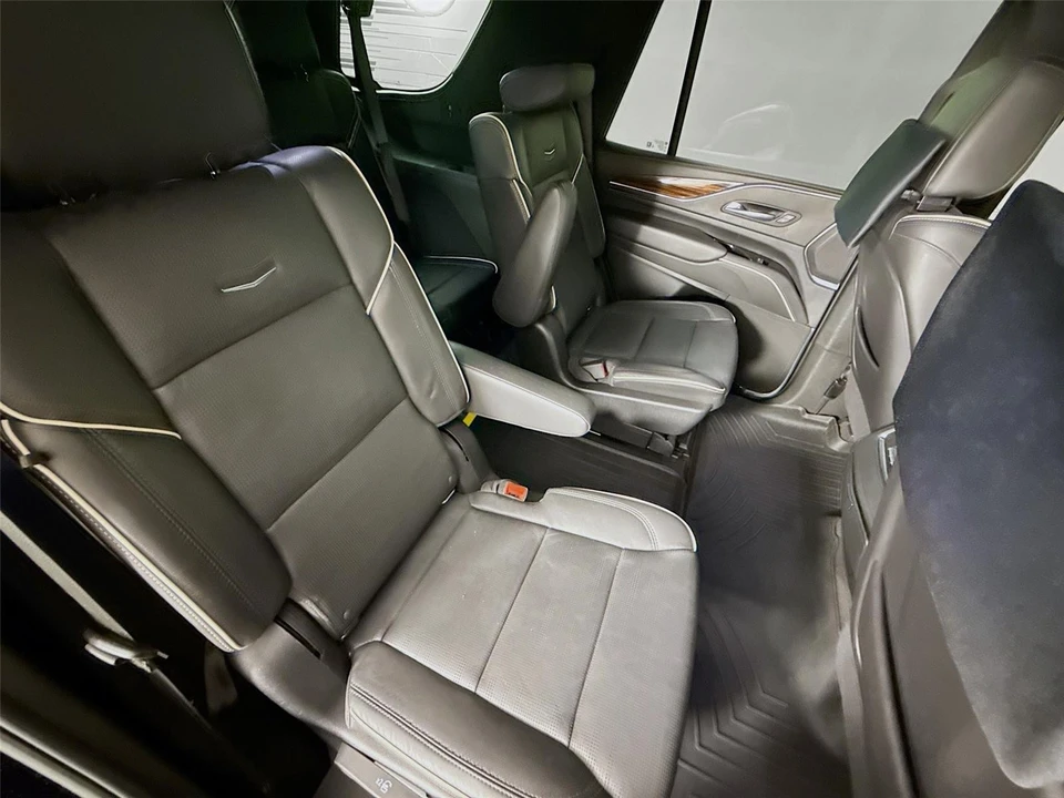2022 Cadillac Escalade 5th Gen - Image 23 of 31