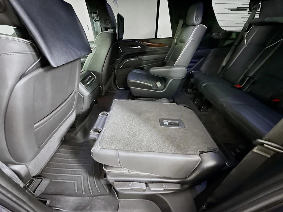 2022 Cadillac Escalade 5th Gen - Image 19 of 31