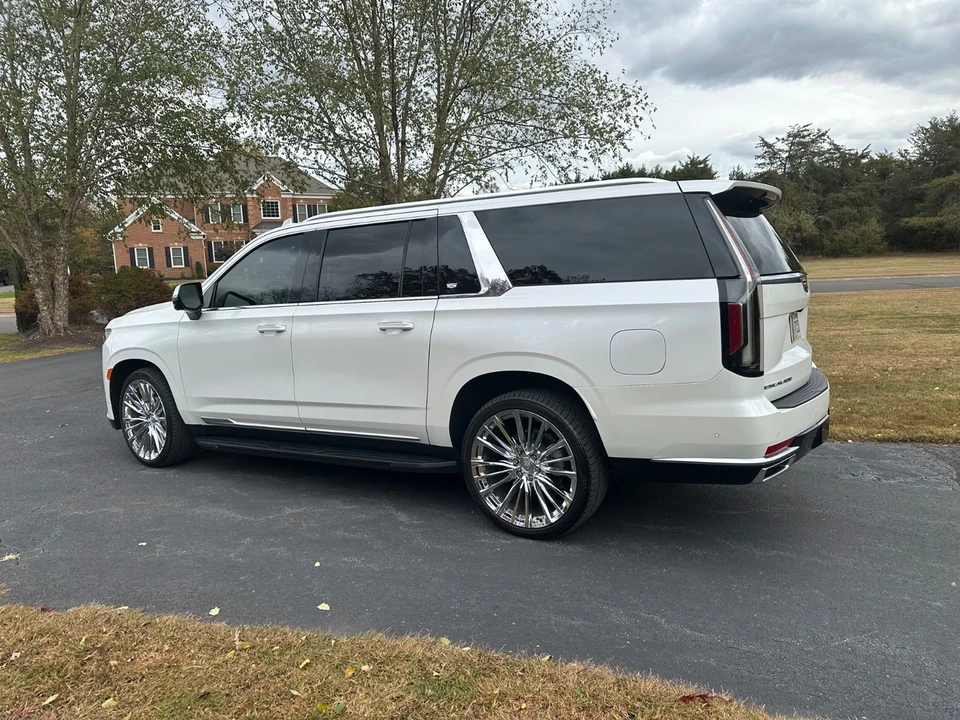2022 Cadillac Escalade 5th Gen - Image 3 of 19