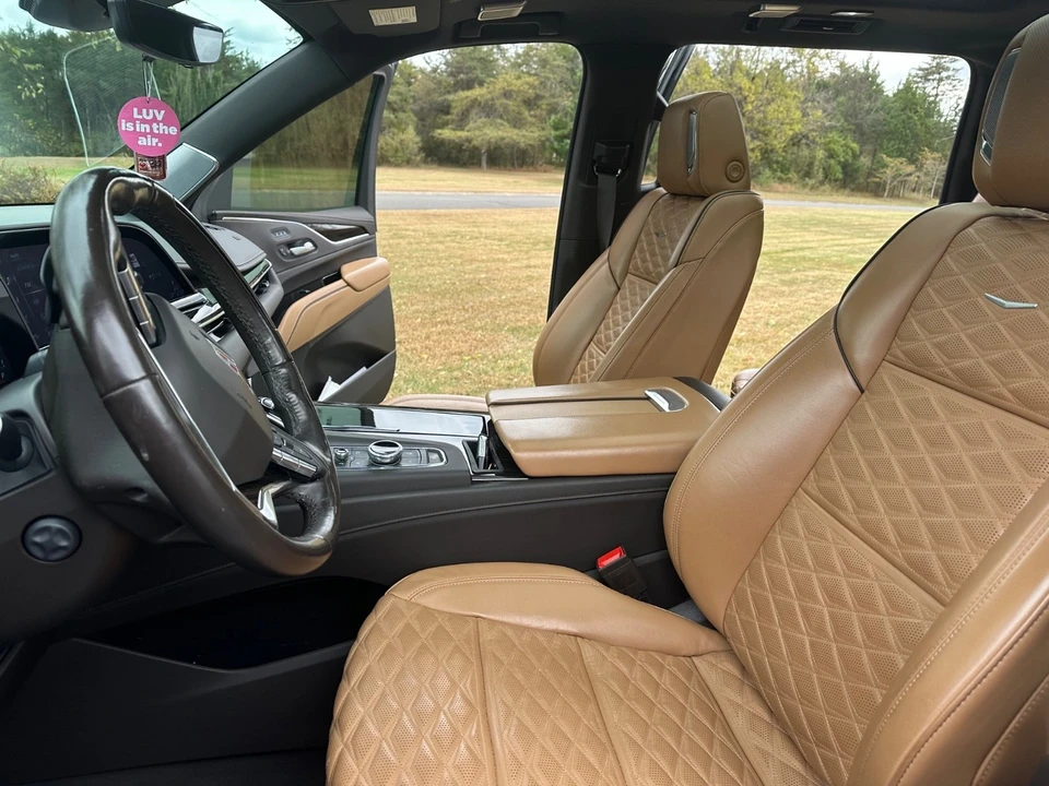 2022 Cadillac Escalade 5th Gen - Image 9 of 19