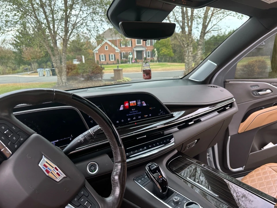 2022 Cadillac Escalade 5th Gen - Image 7 of 19