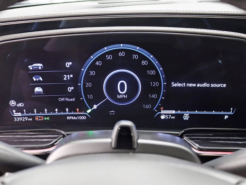 2022 Cadillac Escalade 5th Gen - Image 19 of 21