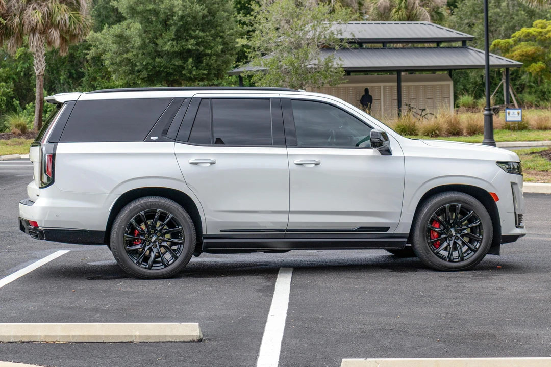 2022 Cadillac Escalade 5th Gen - Image 11 of 31