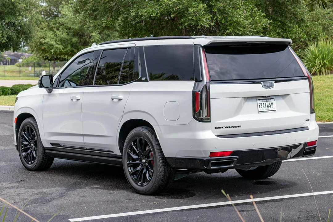 2022 Cadillac Escalade 5th Gen - Image 9 of 31