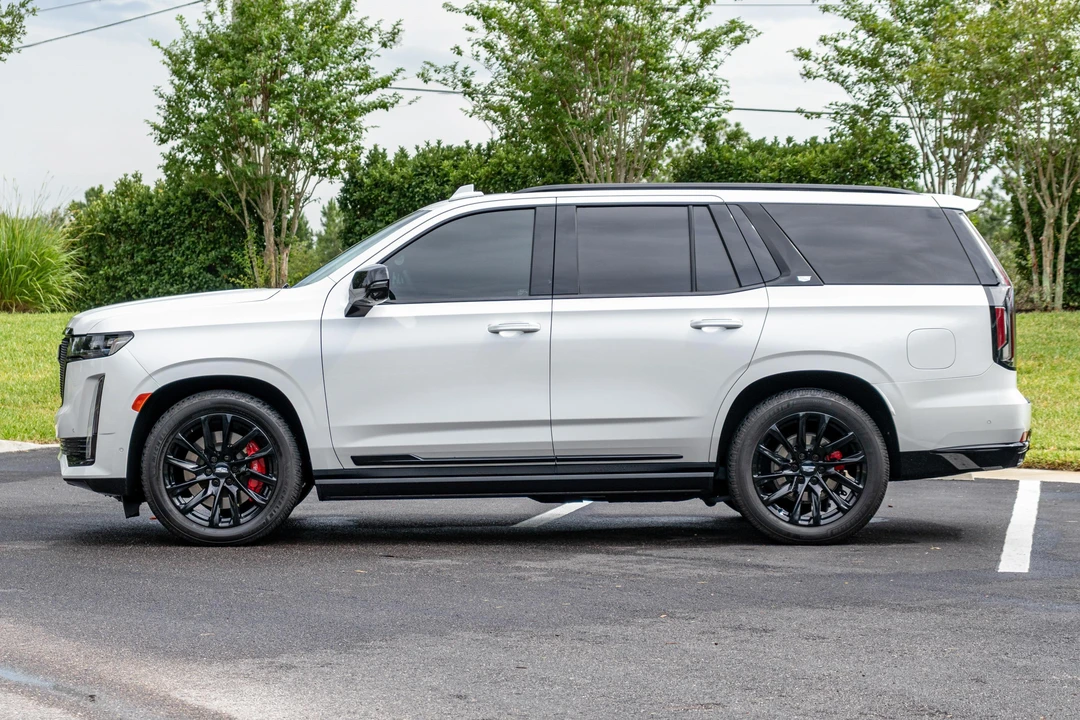 2022 Cadillac Escalade 5th Gen - Image 3 of 31