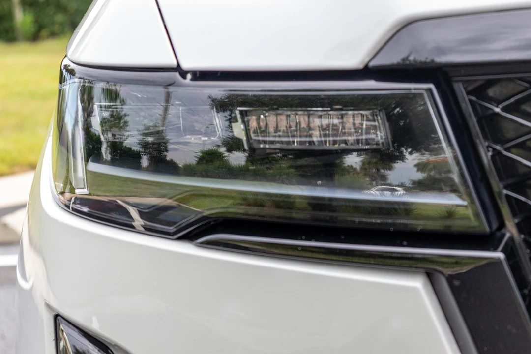 2022 Cadillac Escalade 5th Gen - Image 14 of 31