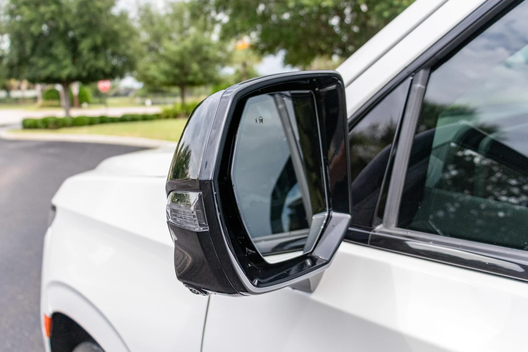 2022 Cadillac Escalade 5th Gen - Image 25 of 31
