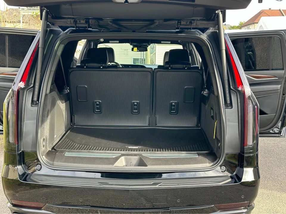 2022 Cadillac Escalade 5th Gen - Image 3 of 3