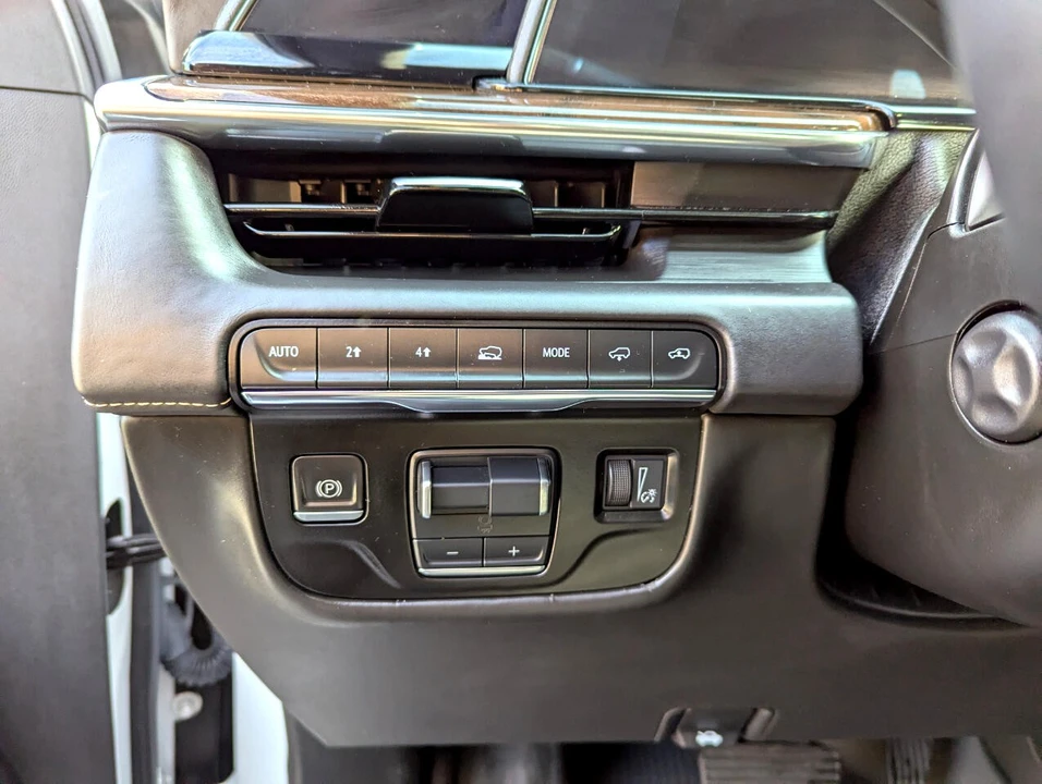 2022 Cadillac Escalade 5th Gen - Image 14 of 21