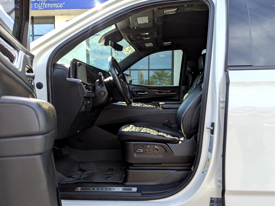 2022 Cadillac Escalade 5th Gen - Image 12 of 21
