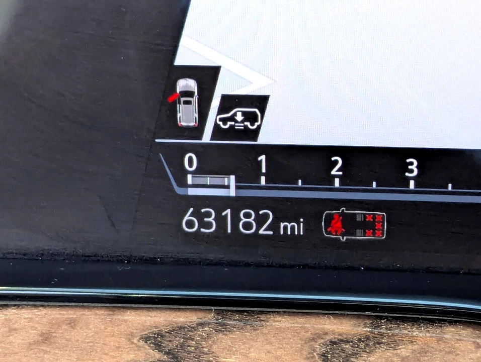 2022 Cadillac Escalade 5th Gen - Image 19 of 21