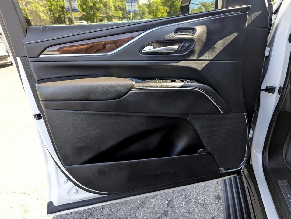 2022 Cadillac Escalade 5th Gen - Image 11 of 21