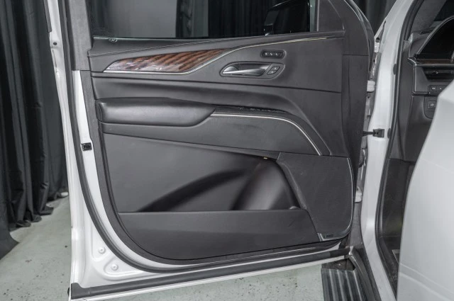 2022 Cadillac Escalade 5th Gen - Image 8 of 12