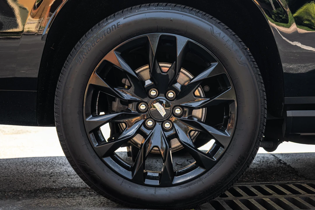 2022 Cadillac Escalade 5th Gen - Image 29 of 31