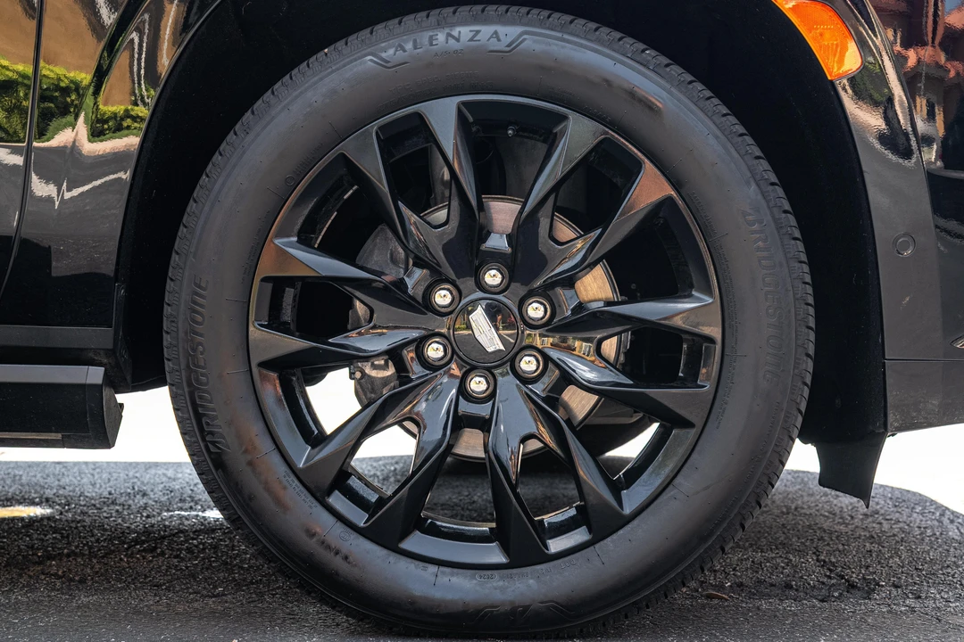 2022 Cadillac Escalade 5th Gen - Image 30 of 31