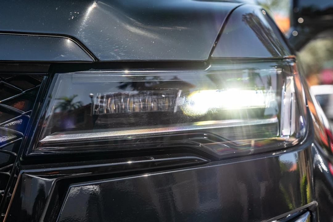 2022 Cadillac Escalade 5th Gen - Image 13 of 31