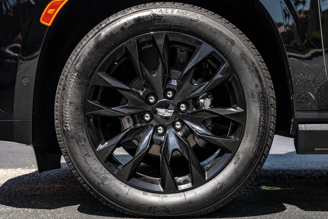 2022 Cadillac Escalade 5th Gen - Image 27 of 31