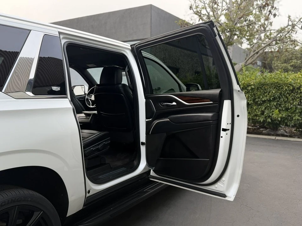 2022 Cadillac Escalade 5th Gen - Image 11 of 21