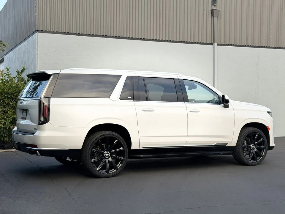 2022 Cadillac Escalade 5th Gen - Image 4 of 21