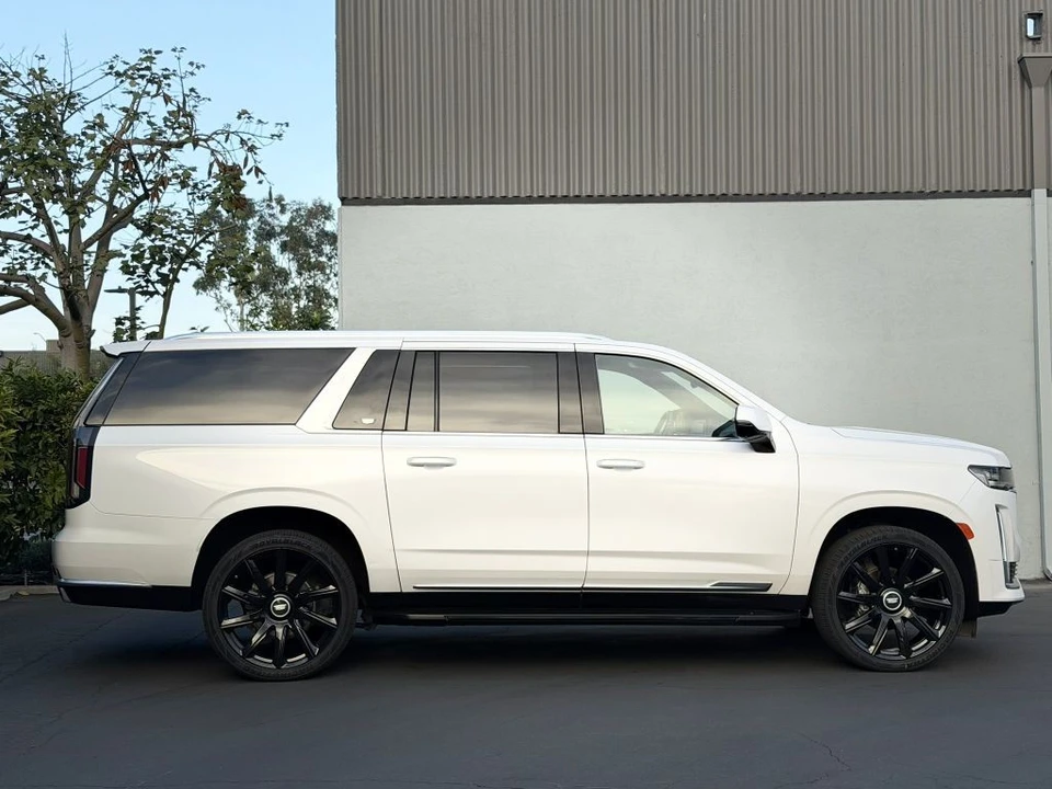 2022 Cadillac Escalade 5th Gen - Image 3 of 21
