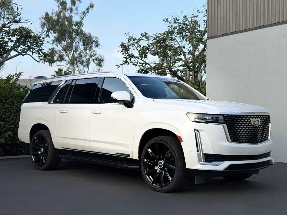 2022 Cadillac Escalade 5th Gen - Image 2 of 21