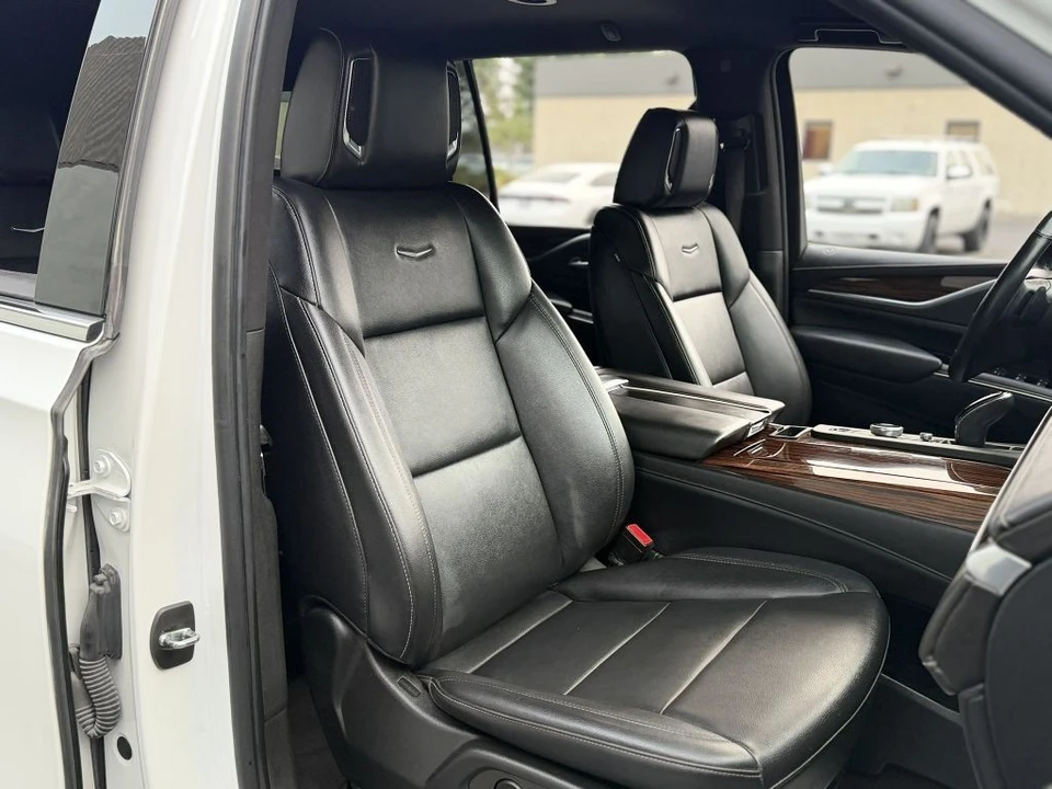 2022 Cadillac Escalade 5th Gen - Image 17 of 21