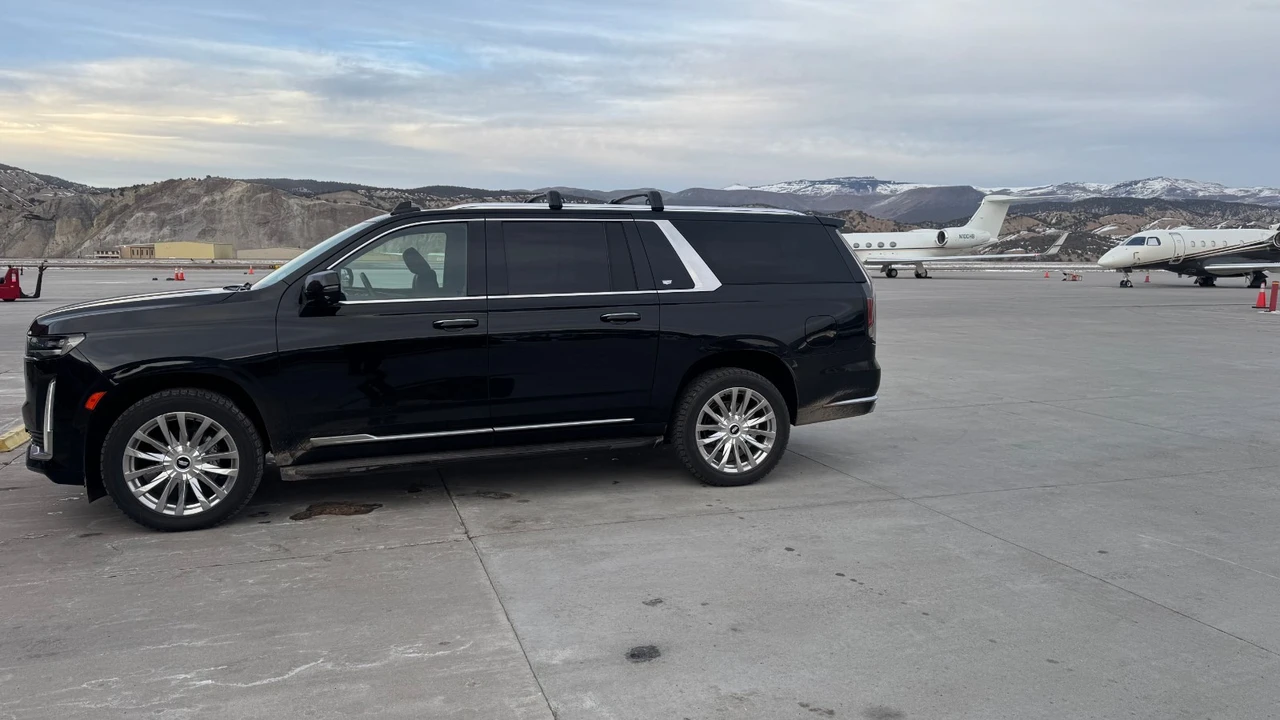 2022 Cadillac Escalade 5th Gen - Image 2 of 11
