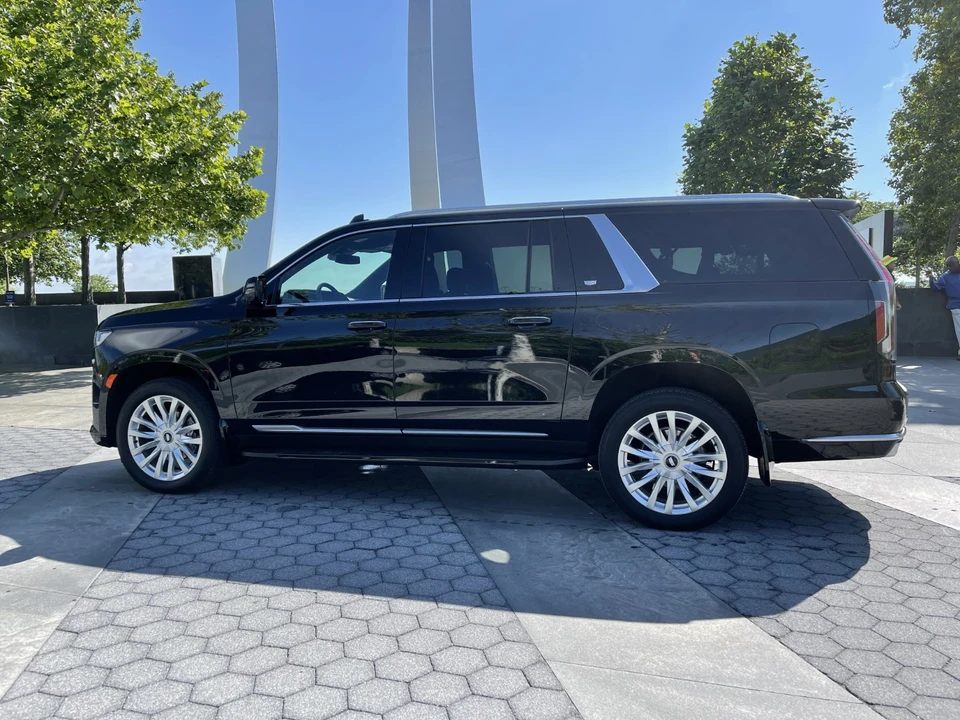 2022 Cadillac Escalade 5th Gen - Image 3 of 9