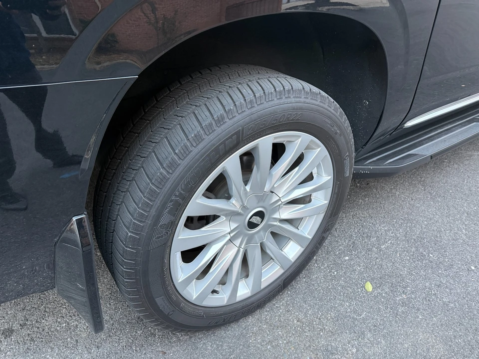 2022 Cadillac Escalade 5th Gen - Image 8 of 9