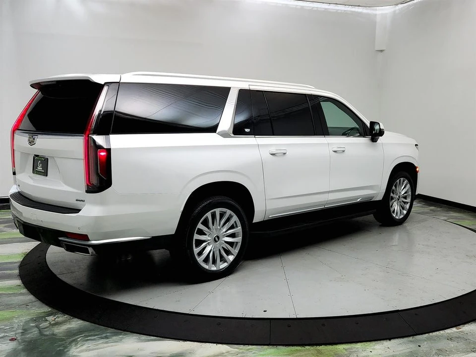 2022 Cadillac Escalade 5th Gen - Image 5 of 12