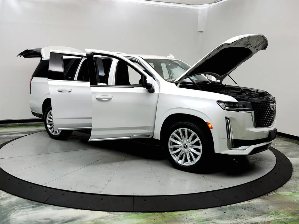 2022 Cadillac Escalade 5th Gen - Image 9 of 12
