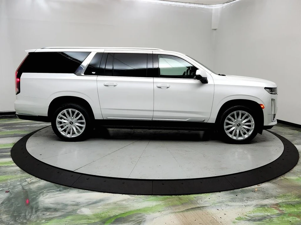 2022 Cadillac Escalade 5th Gen - Image 3 of 12