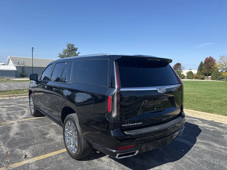 2022 Cadillac Escalade 5th Gen - Image 4 of 21