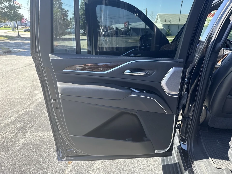 2022 Cadillac Escalade 5th Gen - Image 20 of 21