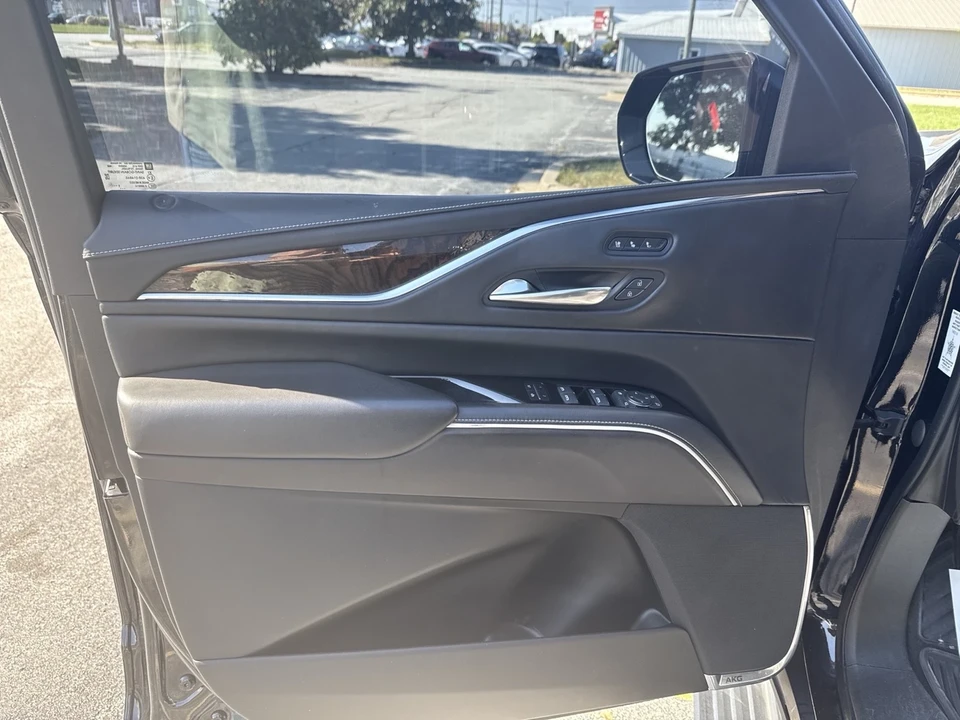 2022 Cadillac Escalade 5th Gen - Image 16 of 21