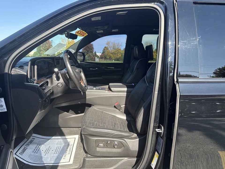 2022 Cadillac Escalade 5th Gen - Image 13 of 21
