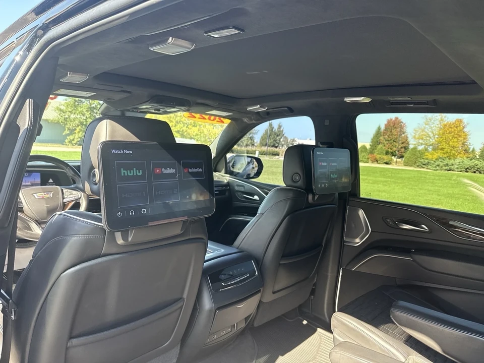 2022 Cadillac Escalade 5th Gen - Image 19 of 21