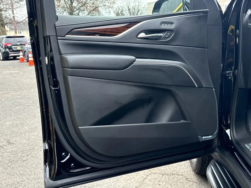 2022 Cadillac Escalade 5th Gen - Image 7 of 12