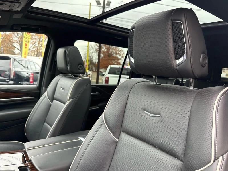 2022 Cadillac Escalade 5th Gen - Image 10 of 12