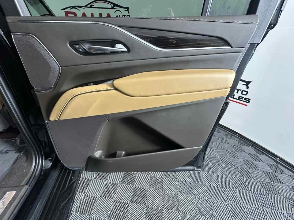 2022 Cadillac Escalade 5th Gen - Image 18 of 21