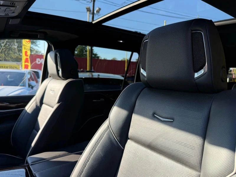 2022 Cadillac Escalade 5th Gen - Image 10 of 12