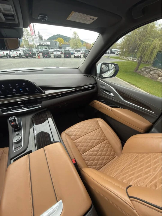 2022 Cadillac Escalade 5th Gen - Image 8 of 12