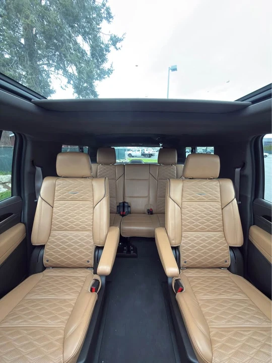 2022 Cadillac Escalade 5th Gen - Image 10 of 12