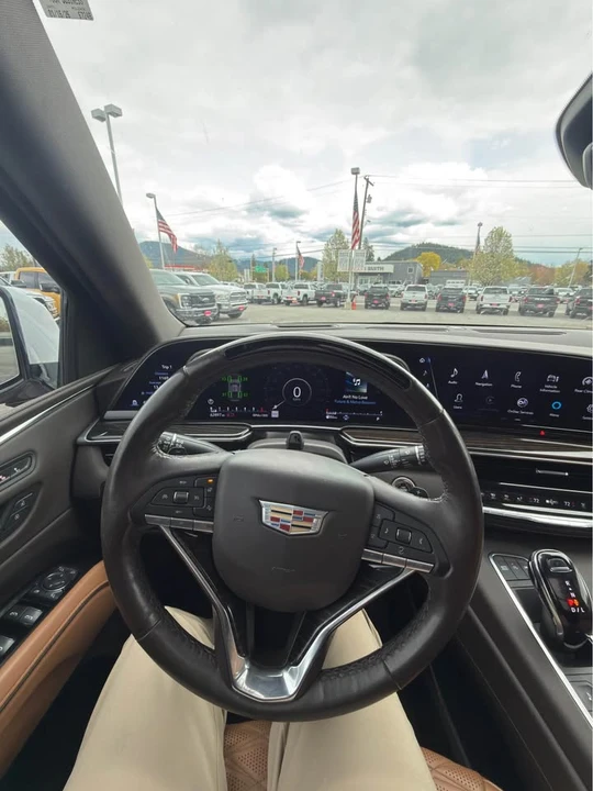 2022 Cadillac Escalade 5th Gen - Image 11 of 12