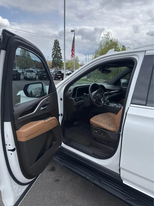 2022 Cadillac Escalade 5th Gen - Image 6 of 12