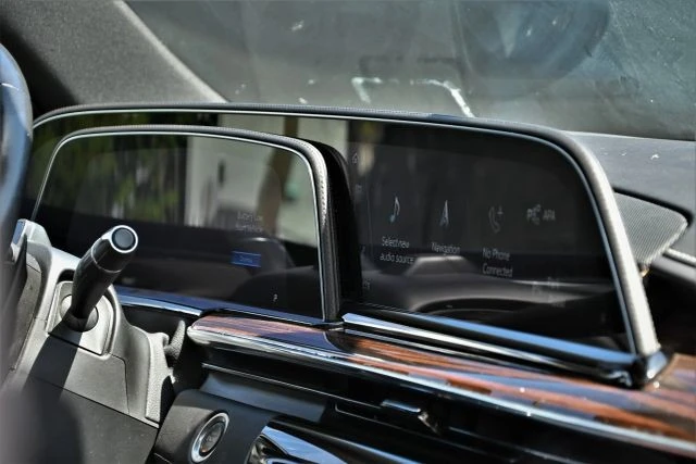 2022 Cadillac Escalade 5th Gen - Image 14 of 21