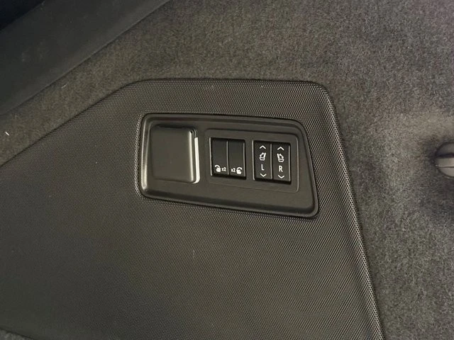 2022 Cadillac Escalade 5th Gen - Image 11 of 21