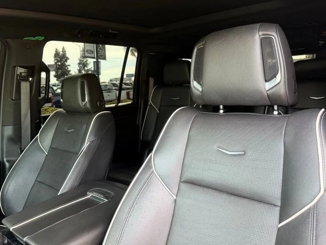 2022 Cadillac Escalade 5th Gen - Image 17 of 21